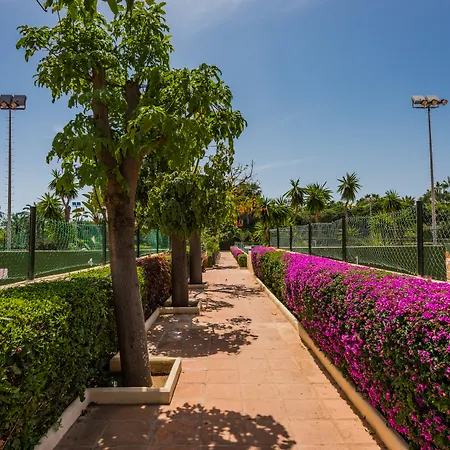 Puente Romano Beach Готель 5*