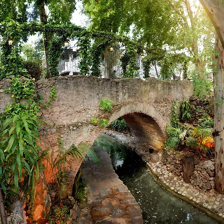 Puente Hotel